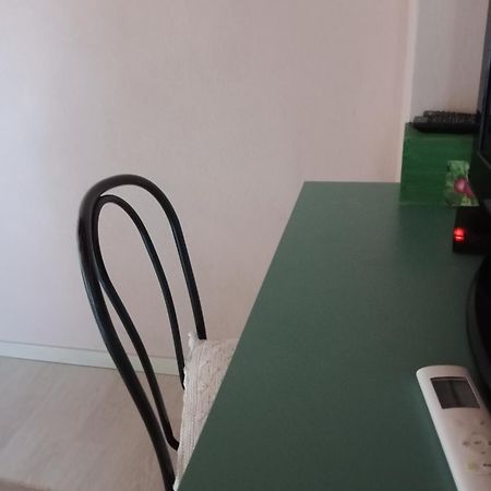 ノヴェッロVite Dipinte 1 Bilocale In Langaアパートメント エクステリア 写真